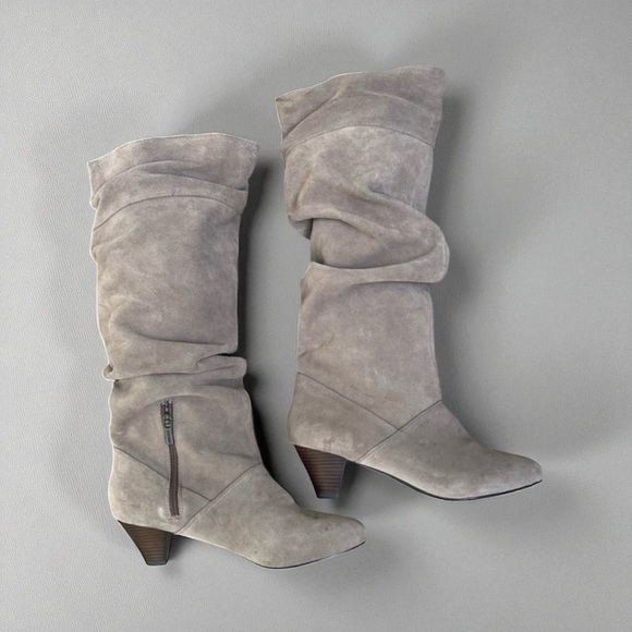 Colin Stuart Suede Kitten Heel Scrunch Boot in Taupe Women’s Size 9 - Picture 7 of 11